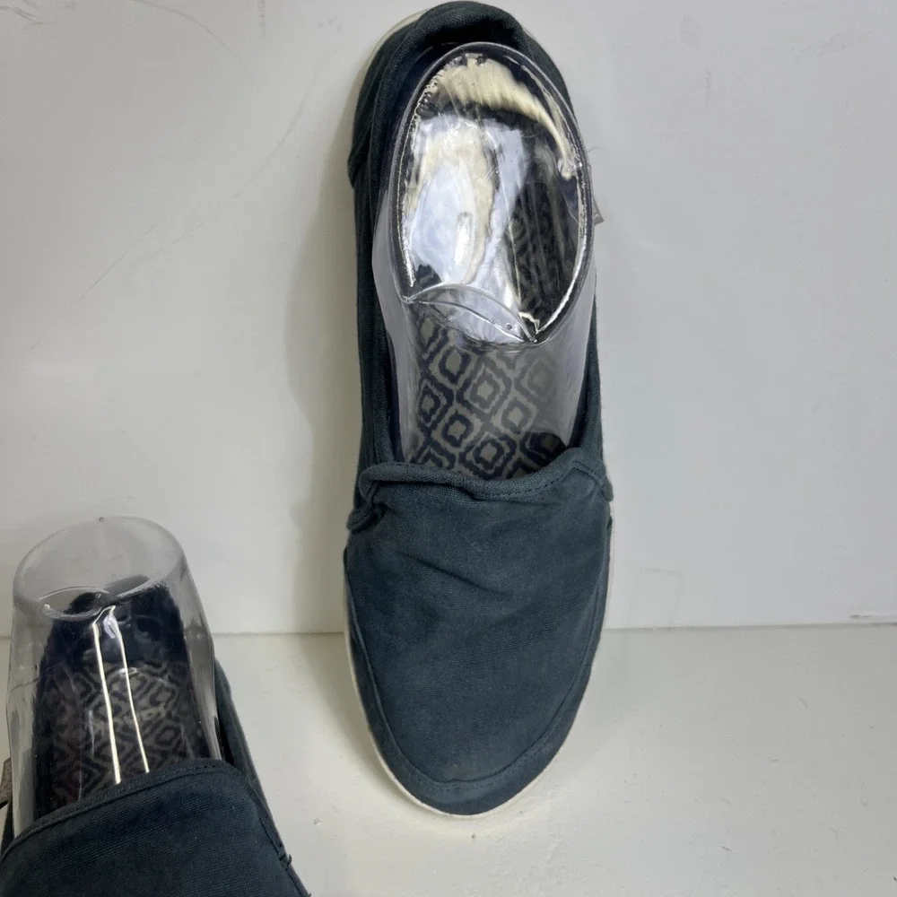 Sanuk blue canvas